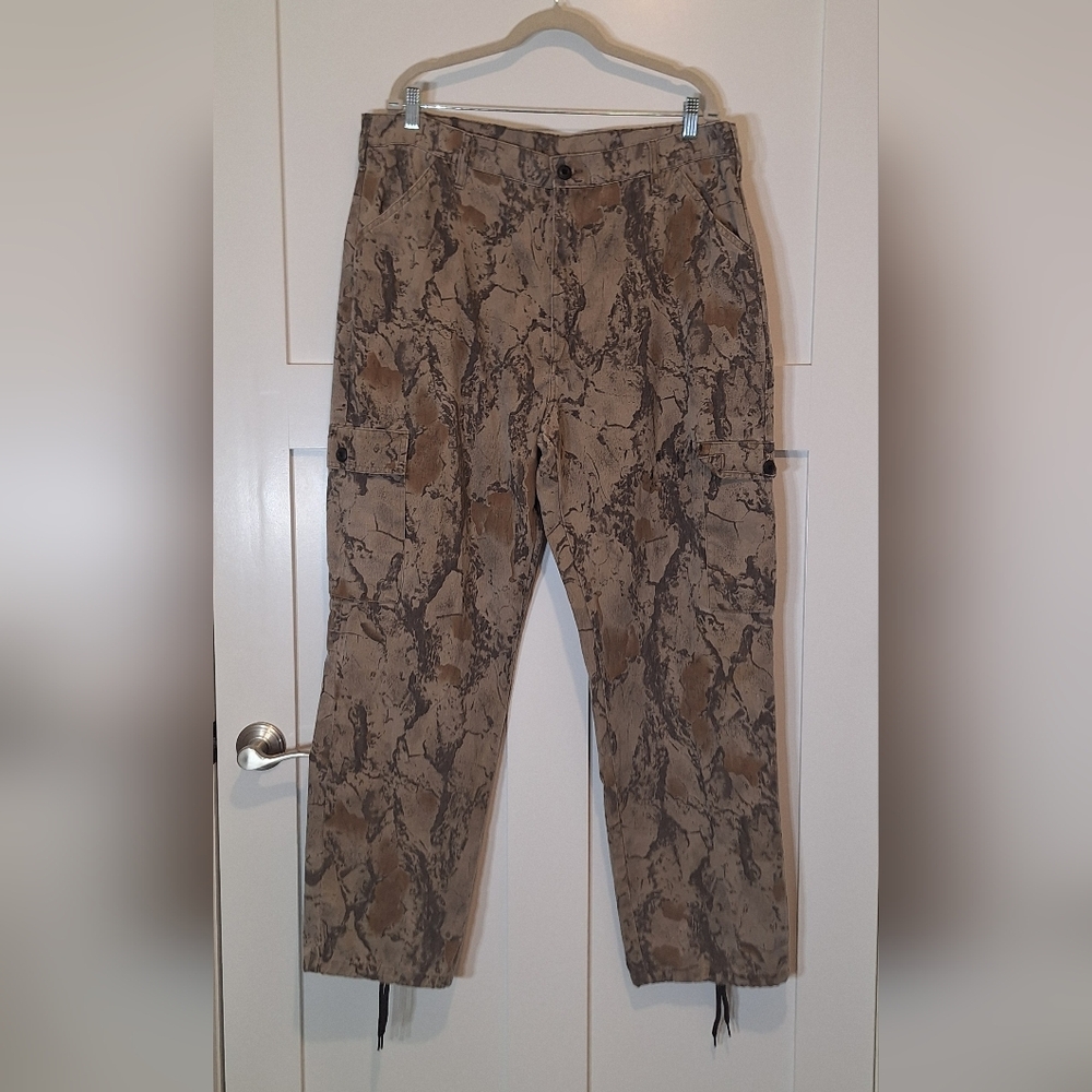 Liberty Vintage Camo Hunting Cargo Pants Adjust Rear Sides Size 38-40 X 32 Brown